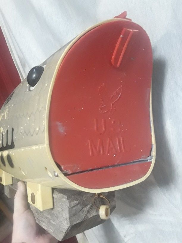 Fish Mailbox $20