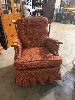 ANTIQUE VINTAGE SWIVEL CHAIR