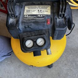 DeWalt Air Compressor 6.0 Gal Tank 