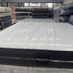 KING SIZE SIMMONS BEAUTYREST HYBRID MATTRESS & BOX SPRINGS BED SET