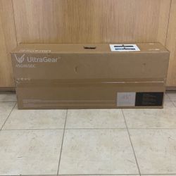 45” LG 45GR65DC ULTRA GEAR GAMING MONITOR.