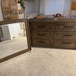 6 Drawer Brown Dresser $350 
