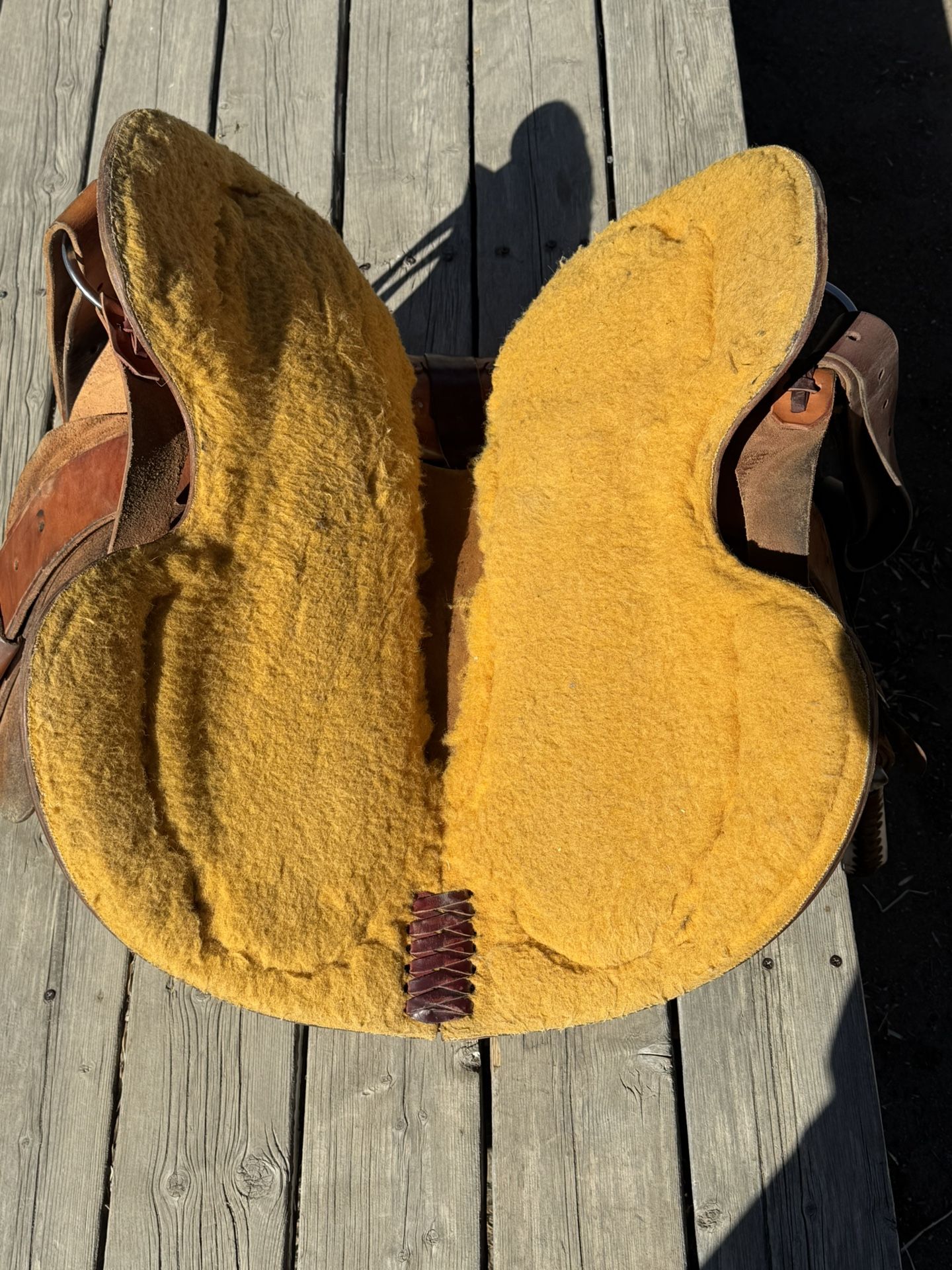 Colorado Saddlery 16” Pleasure Saddle