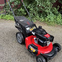 Craftsman Push Only Lawnmower With Honda Engine GCV160cc 21”