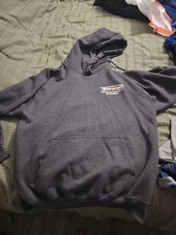 2 sweaters unisex size large