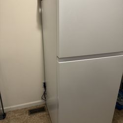 18cu Ft Top Freezer Refrigerator 