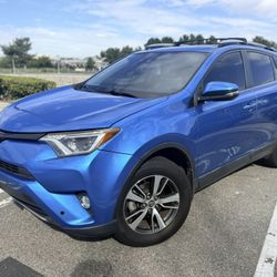 2018 Toyota RAV4 XLE 