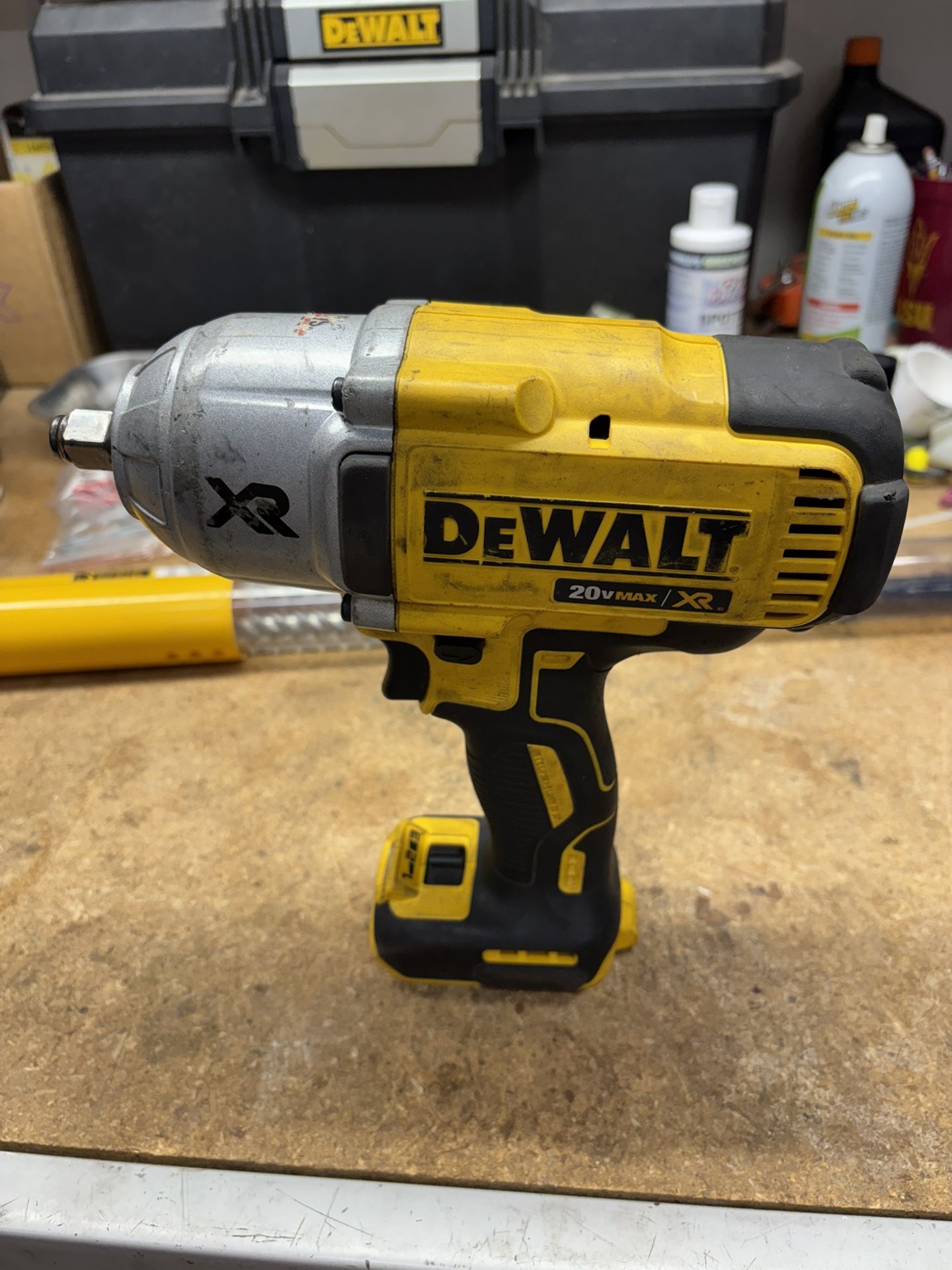 DEWALT 20v Impact Wrench 1/2” Hog Ring