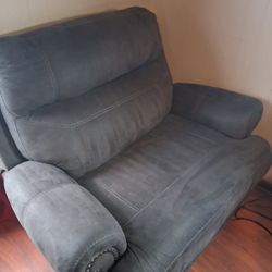 Ashley Signature RECLINING CHAIR!!!