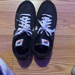 Nike Waffle Trainers 