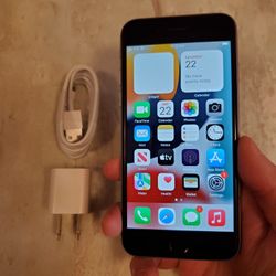 iPhone 6s - UNLOCKED - Like New  