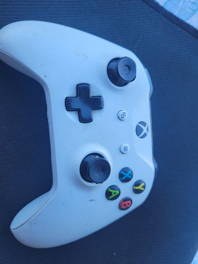 XBOX ONE WIRELESS REMOTE CONTROLLER