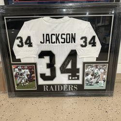Raiders Bo Jackson framed autographed Jersey 