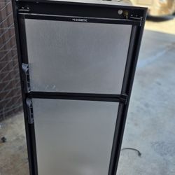 Dometic RV FRIDGE 