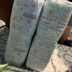 1 Costco Pampers 