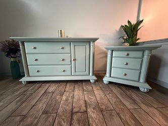 Refinished Green Dresser & Nightstand Set – 2 Piece Bedroom Set