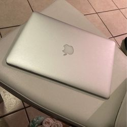 MacBook Air 13 Inch 2014