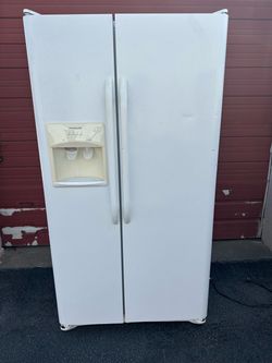 Frigidaire Double Door Refrigerator