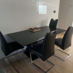 Black Glass Table With Chairs 
