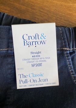 Ladies NWT 16p Midrise Denim Cropped Pants