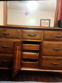 Tocado de madera buenas condiciones antiguo