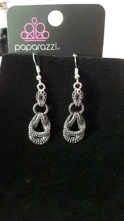 New Paparazzi earrings silver