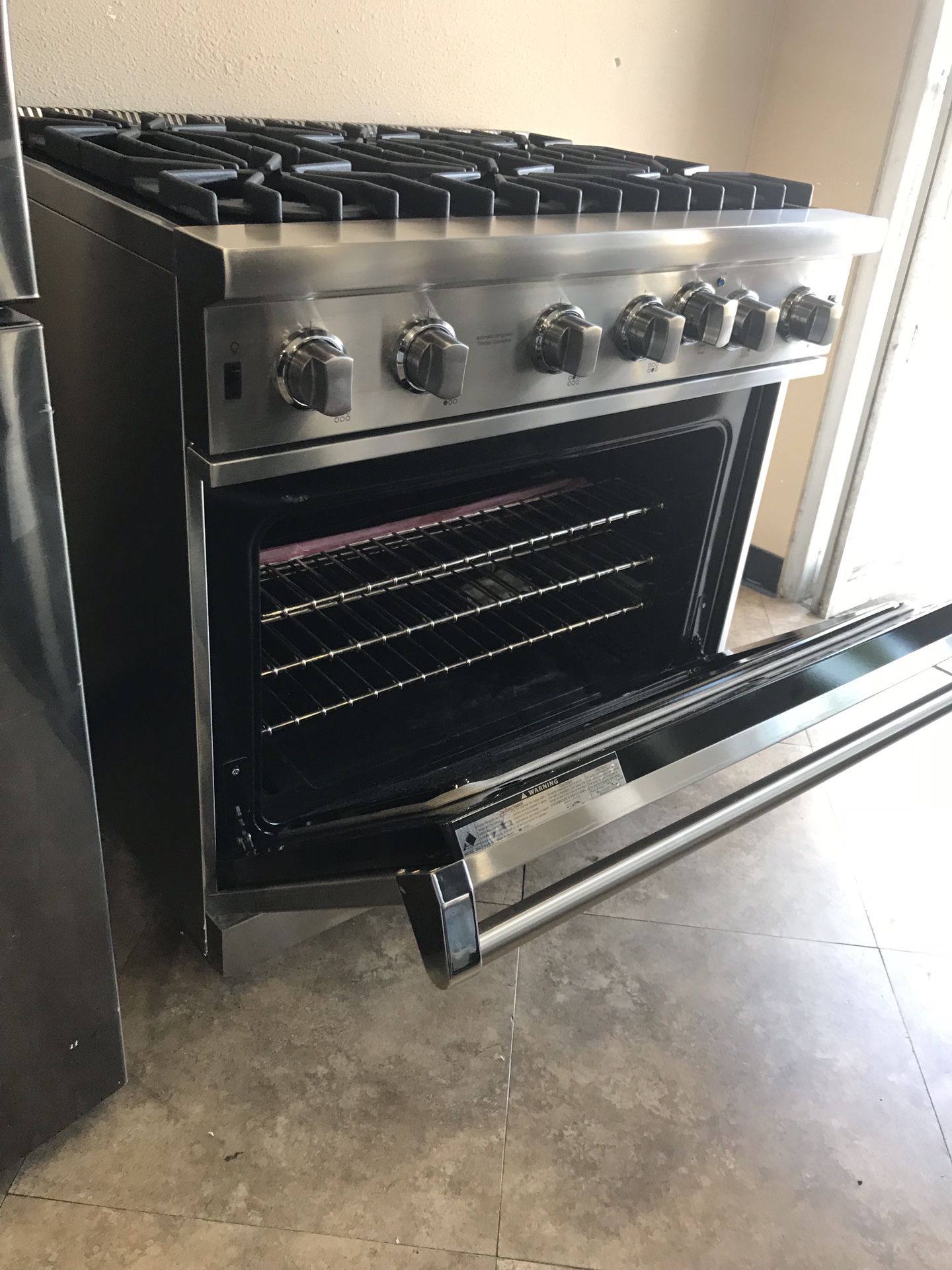 36” viking range. GAS Cobalt Blue. Used. Needs parts for Sale in Miami, FL  - OfferUp