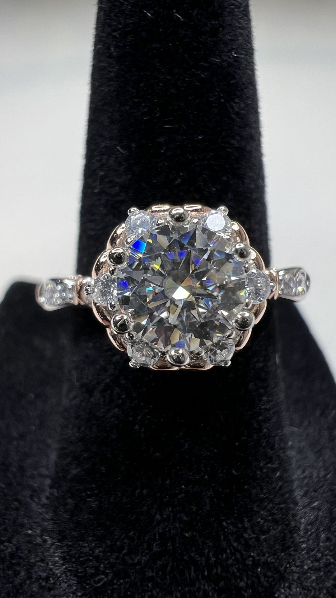 β¨1 Carat Mojssanite Diamond Ring (platinum)β¨
