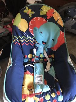 Vibrating infant seat