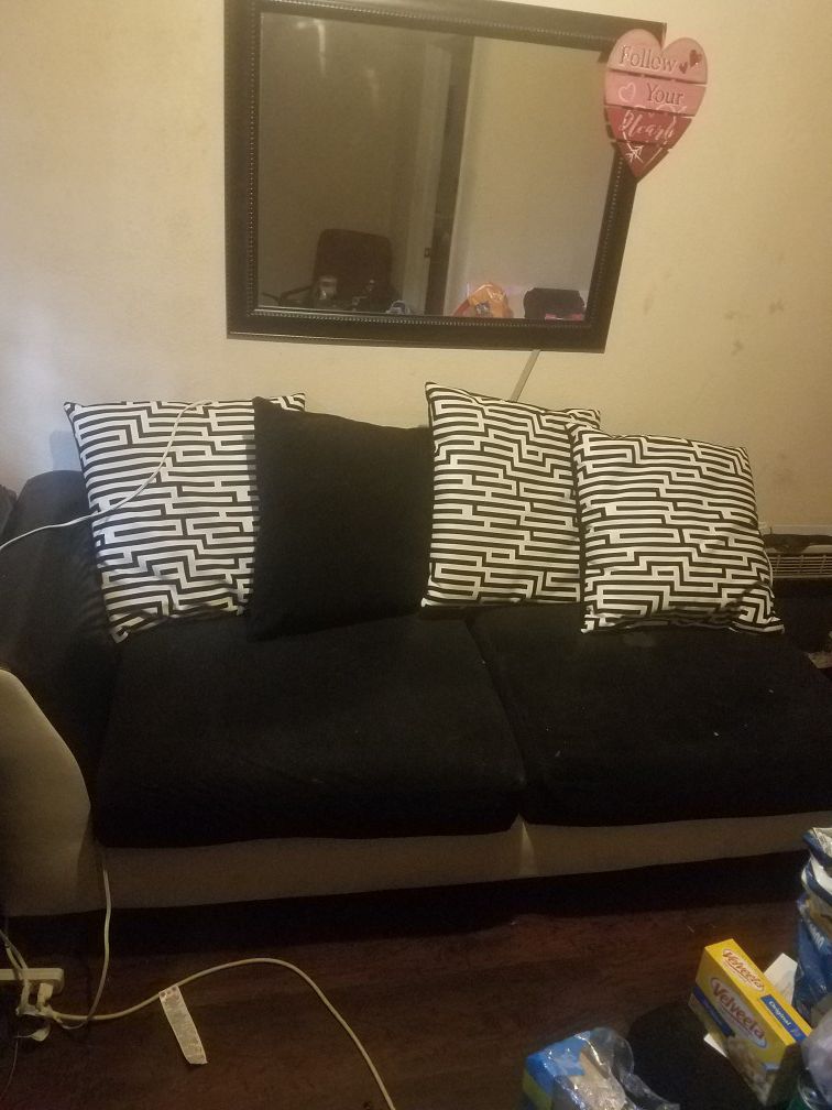 WHITE AND BLACK SECTIONAL COUCHES