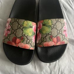 Gucci Floral slides