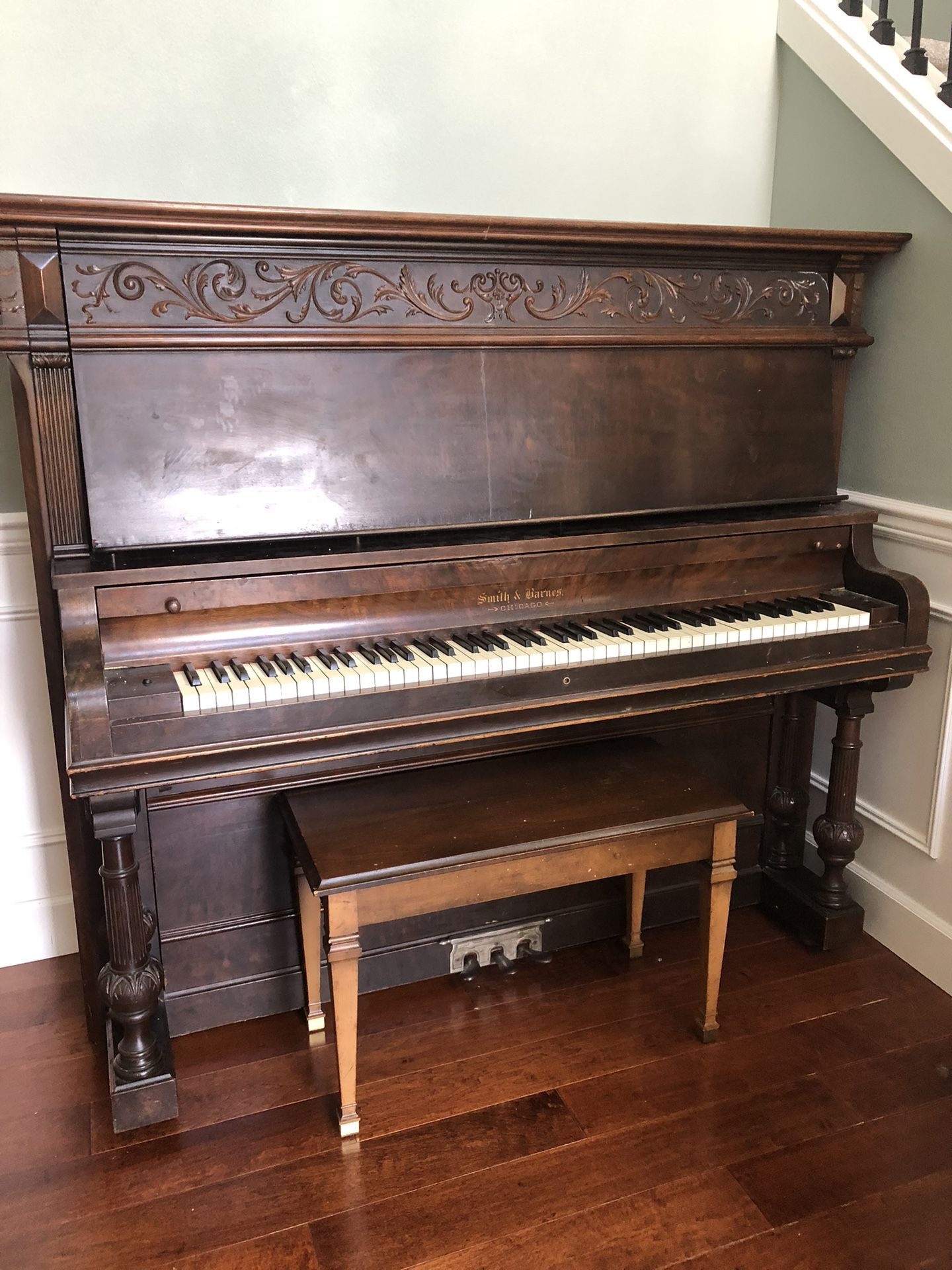 Piano With Chair_ width: 1m6