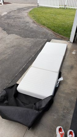 Folding pad/mattress
