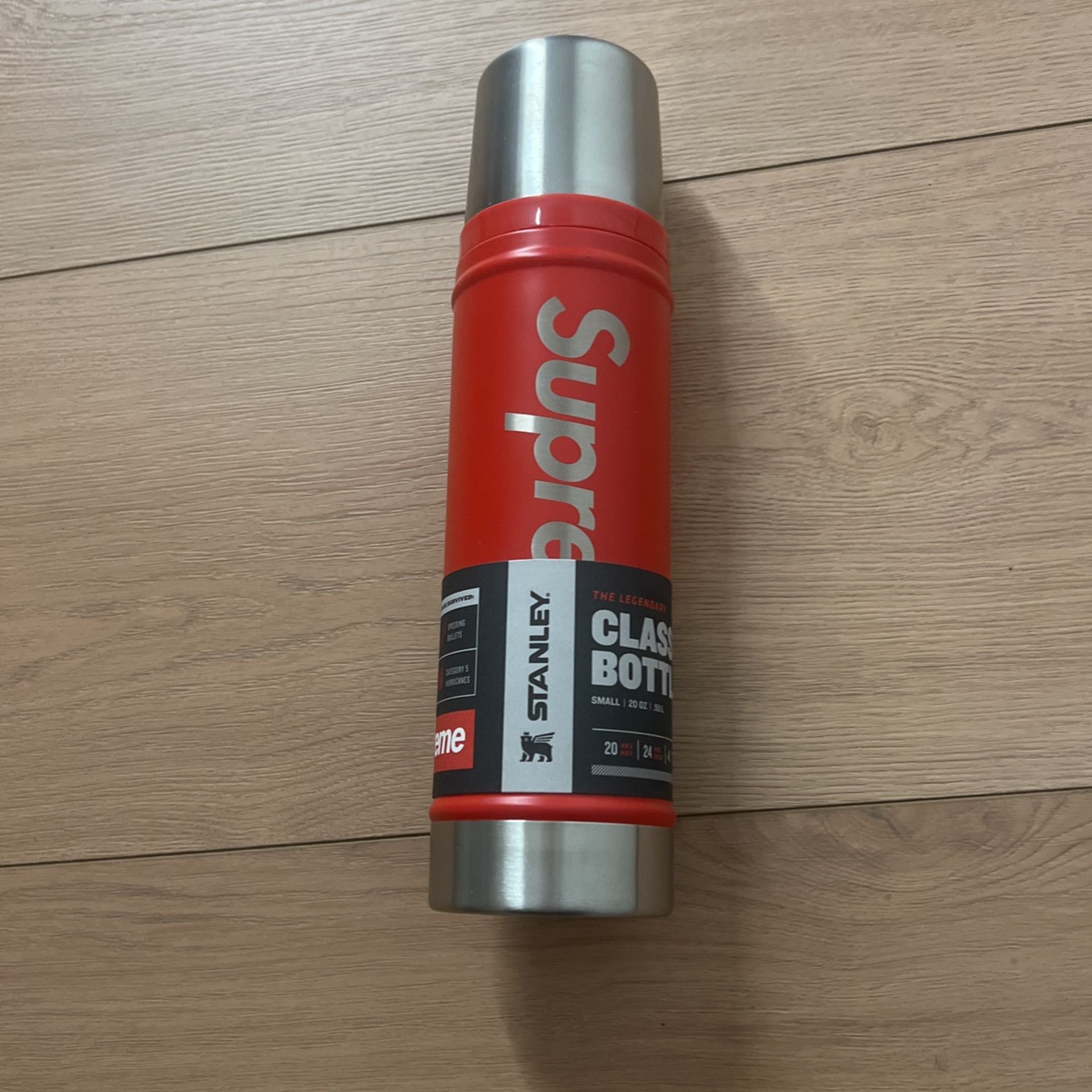 Supreme/Stanley Vacuum Insulated Bottle Supreme Stanley 20 oz