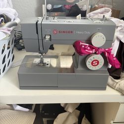 sewing machine 