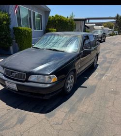 2000 Volvo S70
