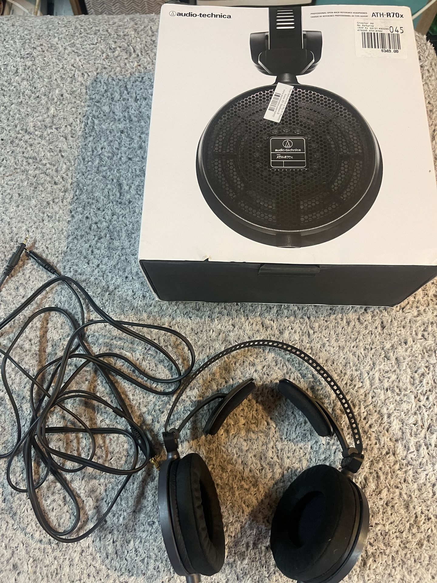 Audio-Technica R70x Headphones