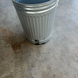 Aluminum Trashcan
