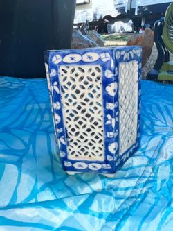 Chinese cricket cage / lantern