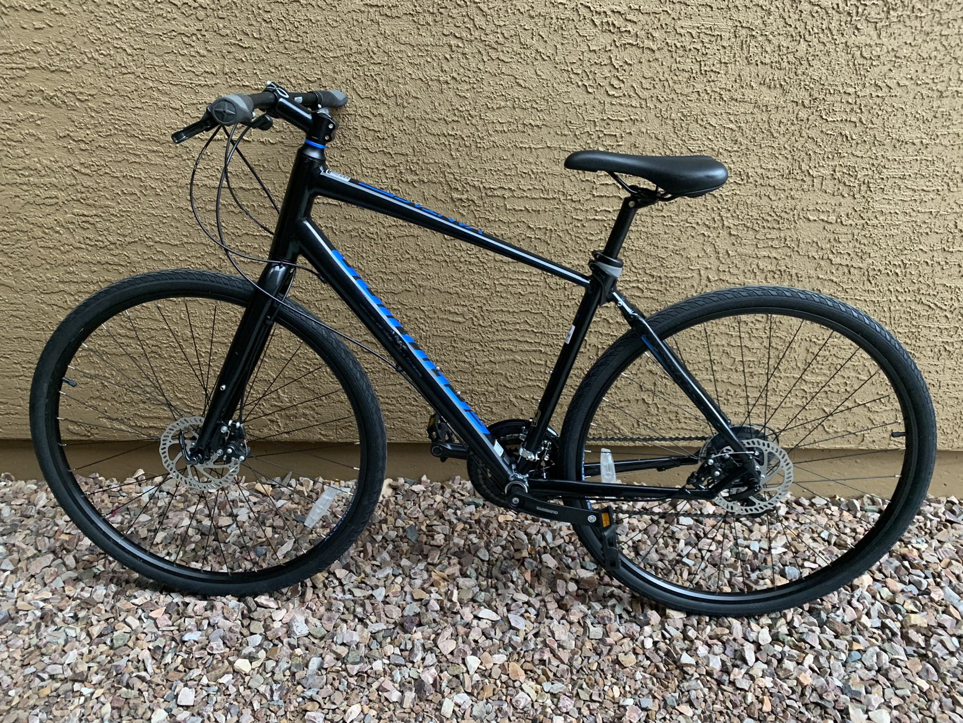 Schwinn Vantage medium Hybrid Bike