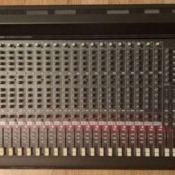makie 24 channel mixer with case 