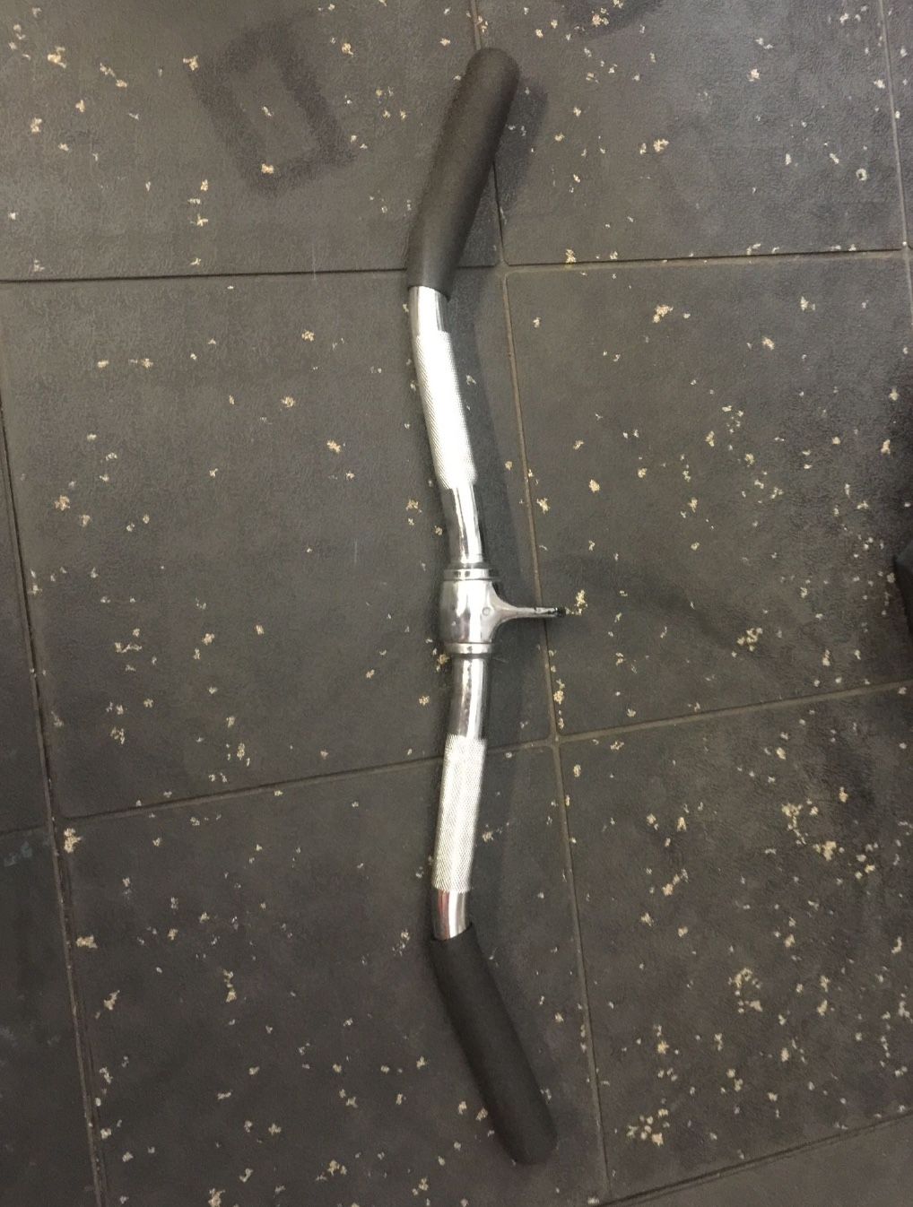 Cable Attachment 28” Curl Bar