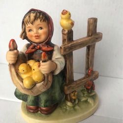 VINTAGE HUMMEL “Chicken-Licken” PORCELAIN FIGURINE #385 - 4 3/4” - TMK6  