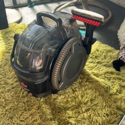 CARPET CLEANER