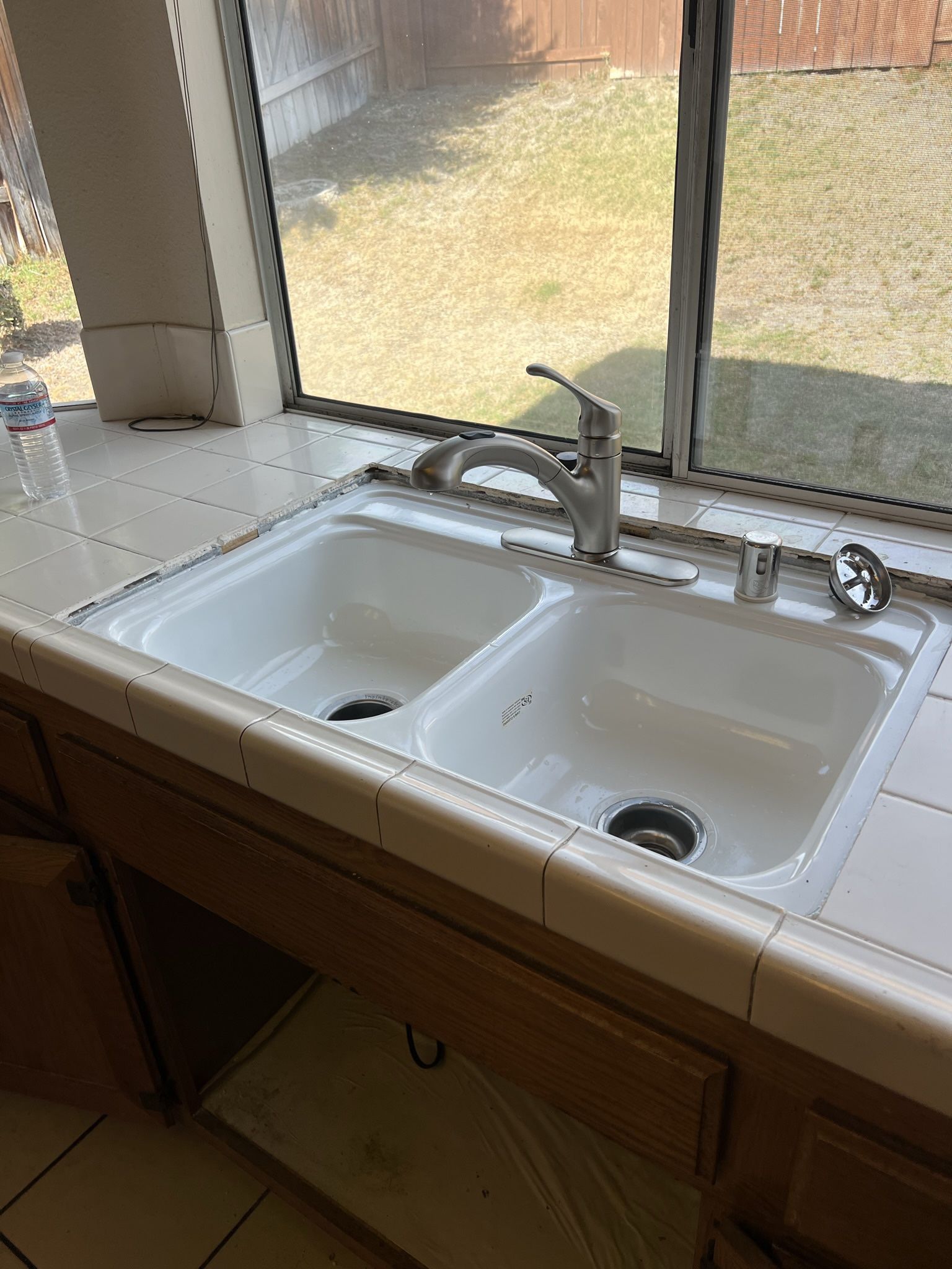 Kitchen sink and Faucet + Install