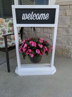 Garden Flower Hanging Plant Basket Stand / Welcome Home Porch Decor