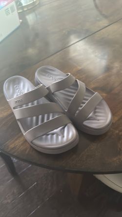 Croc brand new size 9 wide
