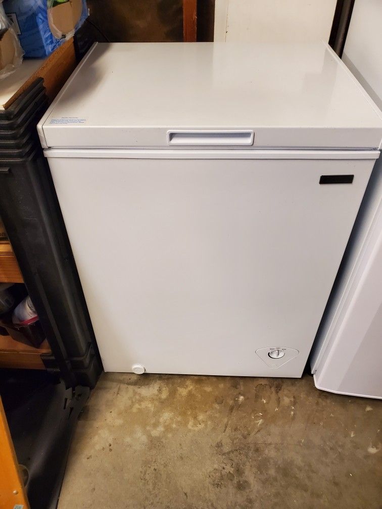 Expand Your Freezer Space with Vissani 5 cu. ft. Deep Chest Freezer