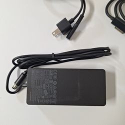 Microsoft 1661 Dock Station Surface Pro.