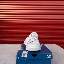 Adidas Stan Smiths J White With Green Size 6.5 Unisex
